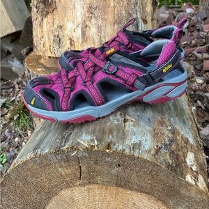 Ahnu Tilden IV Sandals